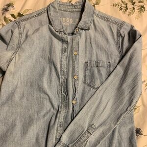 Womens xs gap chambray shirt